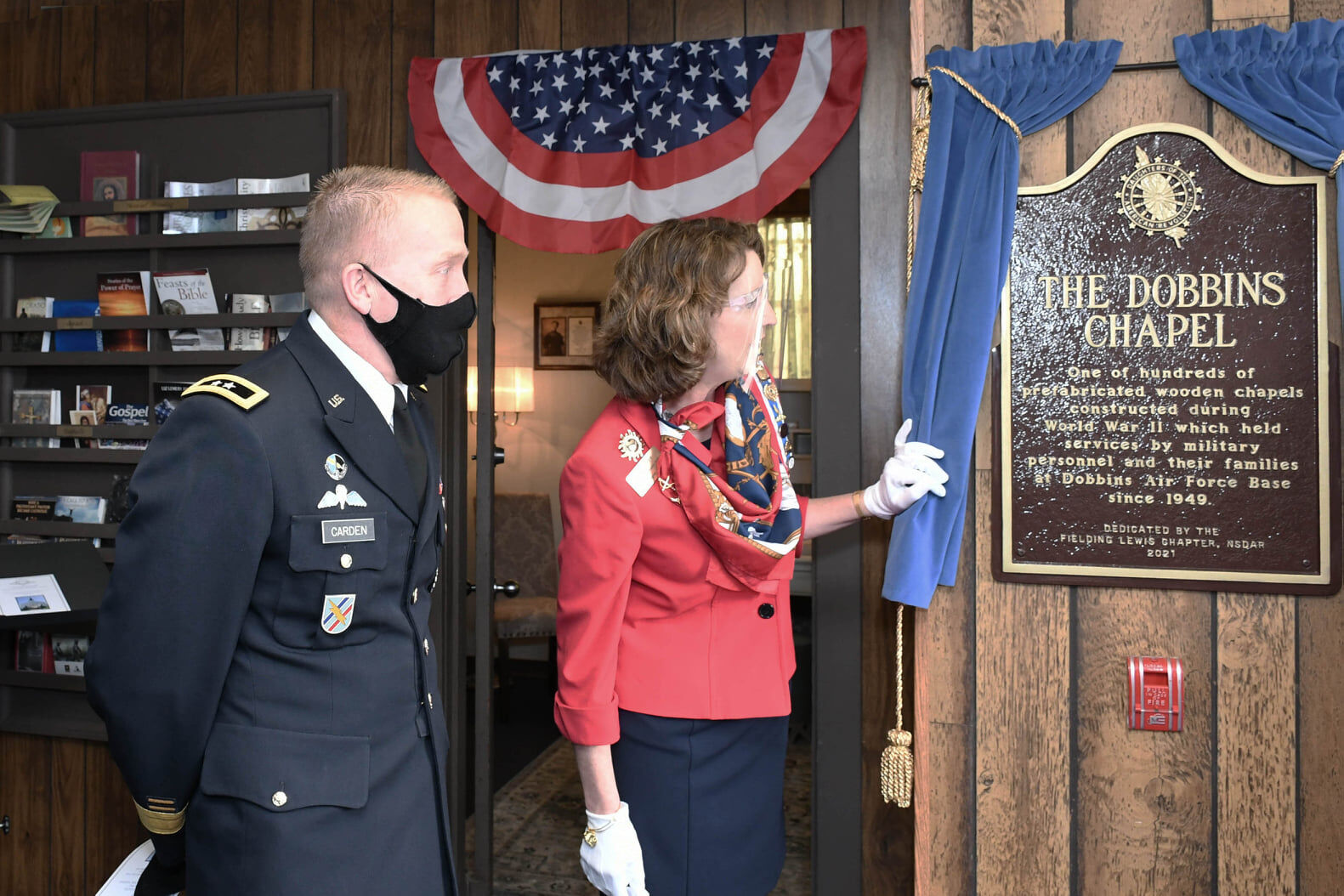 Photo 2 Unveiling of the Plaque.jpg